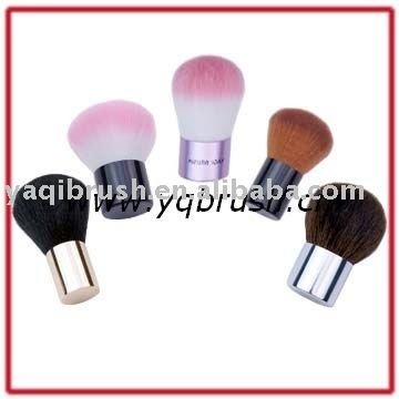 retractable kabuki cosmetic brush