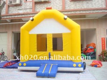 Inflatable bounce house