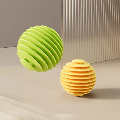 3 Round Simple Reusable Laundry Balls - Soft and Durable