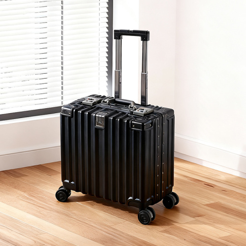 Modern Tasarım Özelliklerine Sahip Akıllı Bagaj