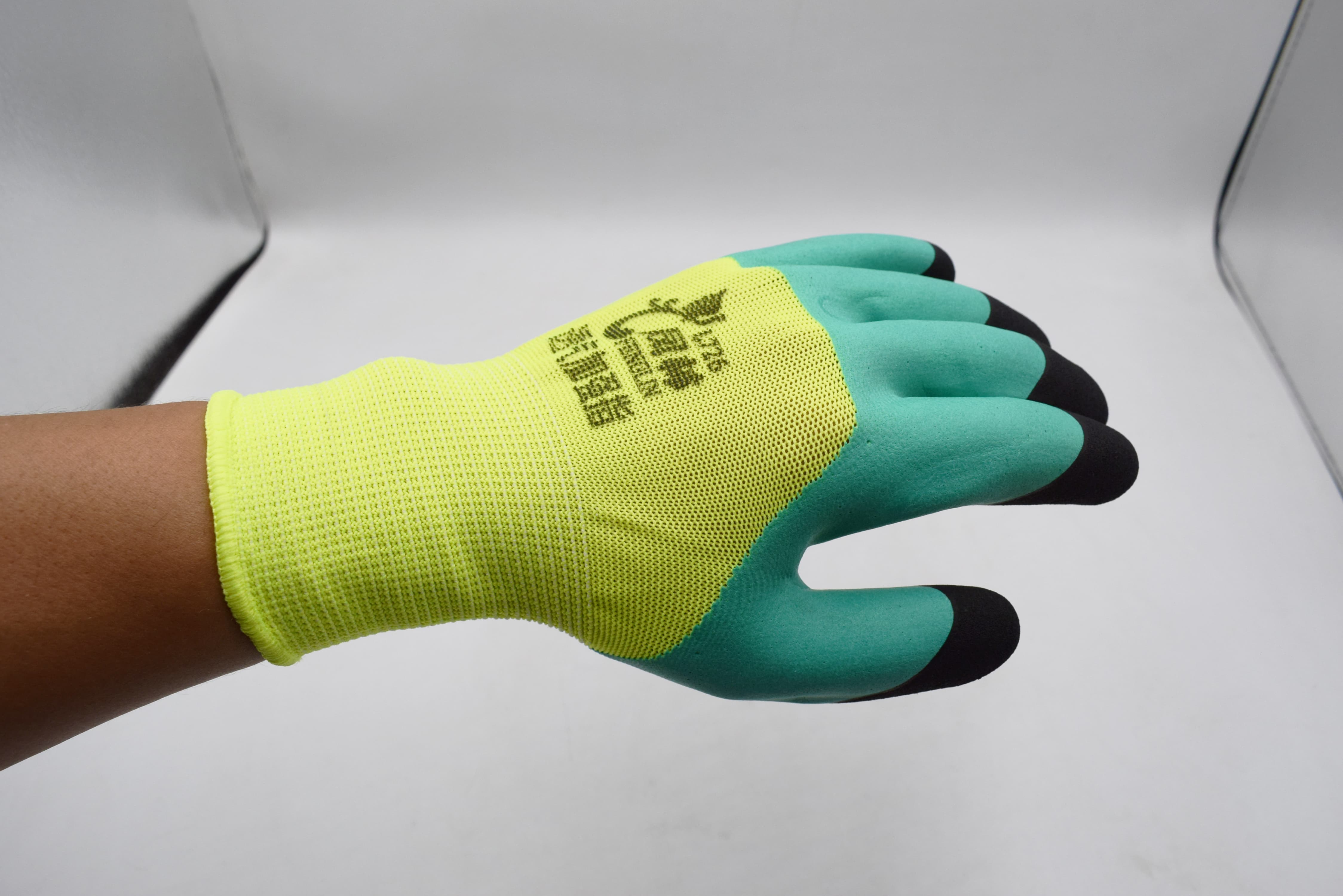 Breathable reinforced finger gloves