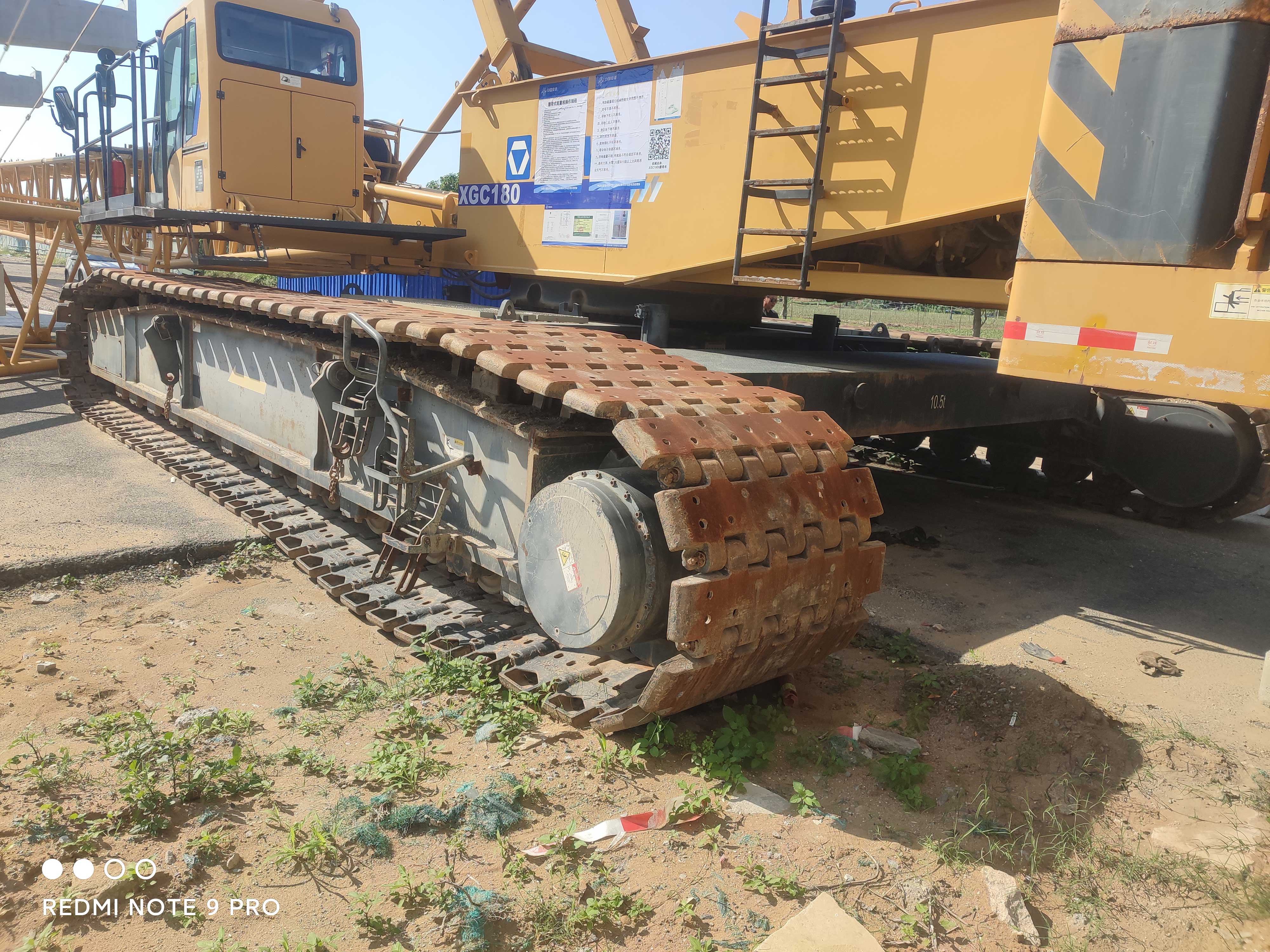 used-crawler-crane-tracked-movement-xgc200