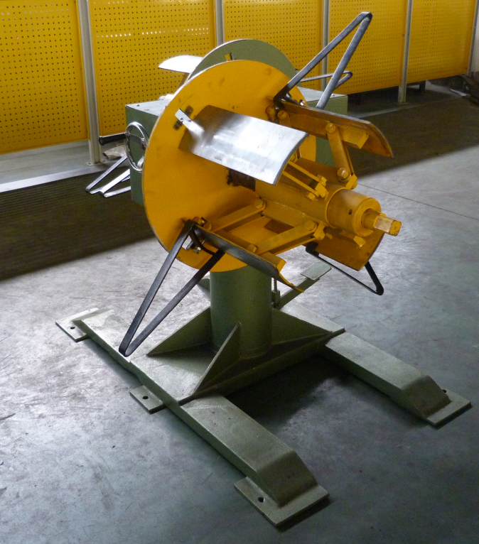 Reinforcing rib cold bending equipment