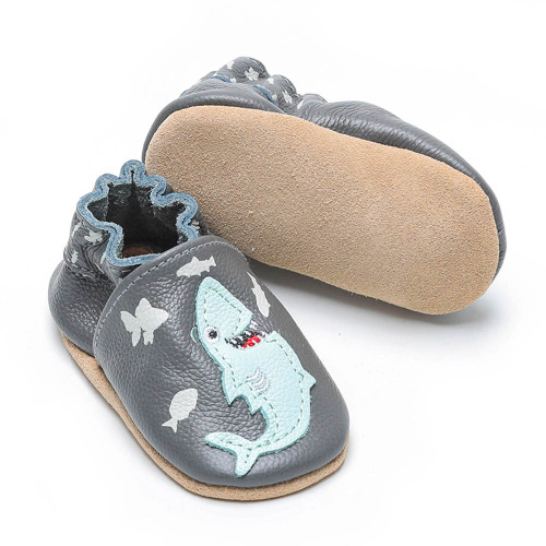 Zapatos de cuero suave para bebés Shark