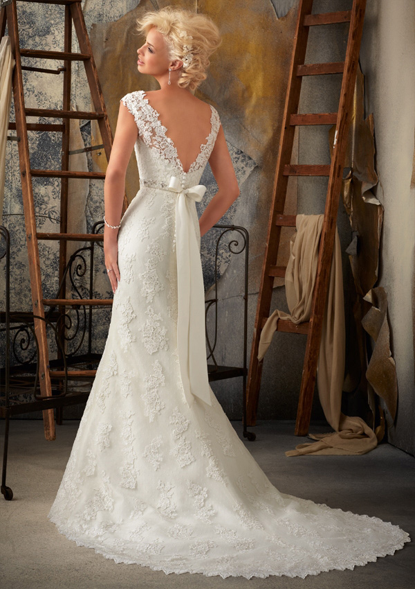 New White Mermaid Boat V Back Floor Length Chapel Train Lace Wedding Gown 2014 with Detachable Sash (WJ0001)