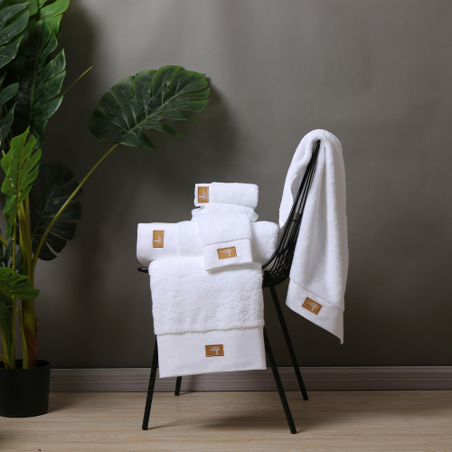 Customized Logo Cotton Material Cheap Border Face Towel