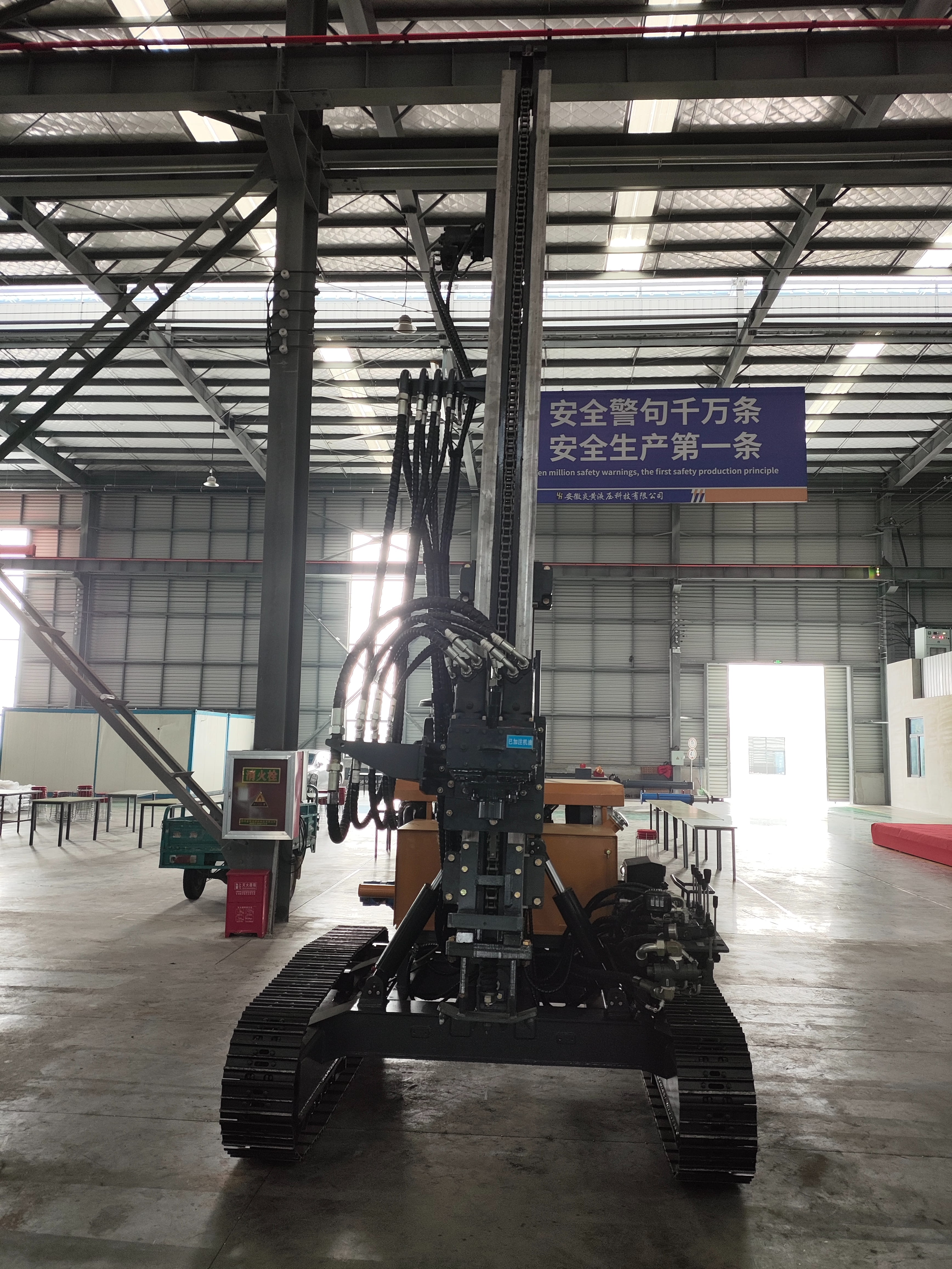 Down-the-hole drilling rig17