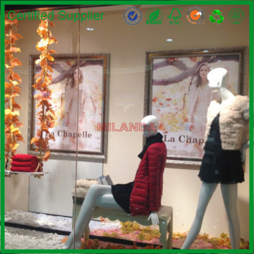 hanging swing and giant photo frame decoration for fairy fashion store (M-10334)