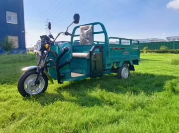 1.6m of lit. flatbed tricycle
