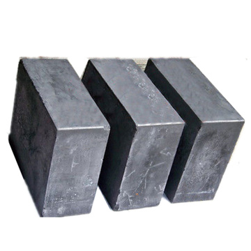 Isostatic graphite for burning straw