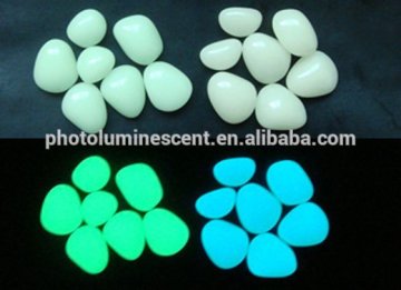 Photoluminescent pebble/luminous pebble