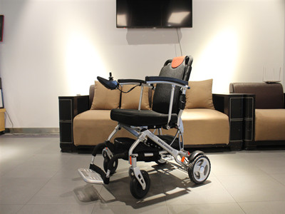 Luxury lithium - electric wheelchair (3)