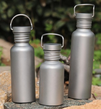 Bottiglie sportive per il titanio - dimensioni 500 ml, 600 ml e 750 ml | Ideale per le attività in campeggio e all'aperto