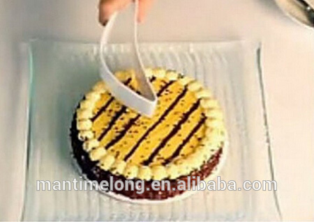 plastic cake cutter cake cutter and server