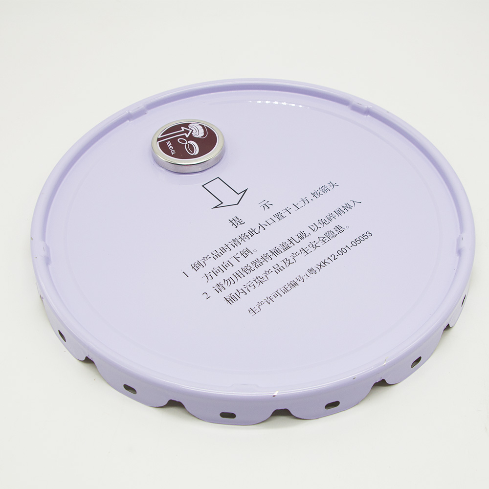 Metal Bucket with lacy and metal Lid