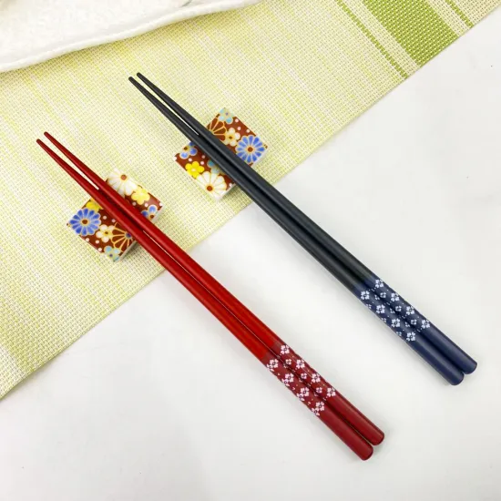 2023 Classic Japanese Sakura Wooden Reusable Chopsticks Gift Set with Chopstick Rests