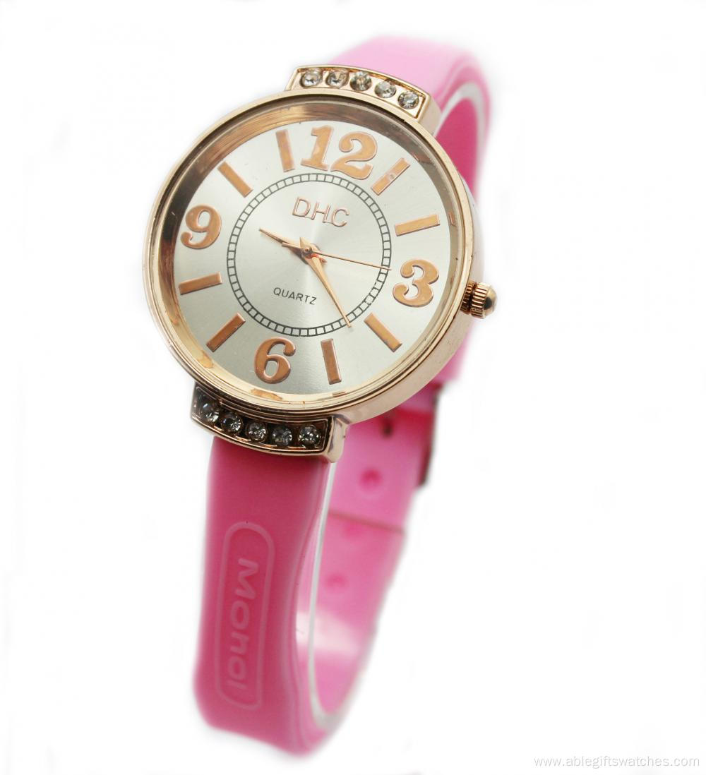 2015 hot sell silicone quartz  diamante watch