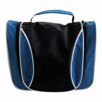 Toiletry bag, made of 600D polyester, several mesh pockets inside, elastic strap and hook
