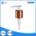 Пластиковый насос для лосьона с медным корпусом и белой ручкой