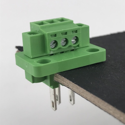 Morsettiera plug-in a 3 pin tramite pannello a parete