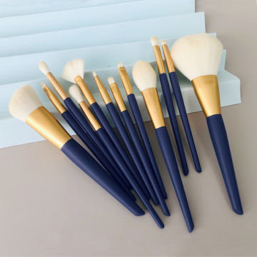 Набор кистей для макияжа Beauty Tool с длинной деревянной ручкой