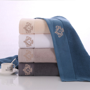 Wholesale Luxury Hotel 100% Cotton Embroidered Bath Towel Set