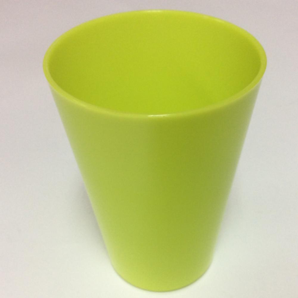 Tazza alta di plastica semplice per uso domestico