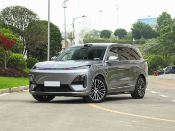 फ्लैगशिप बड़ी EREV SUV चांगन दीपल S09