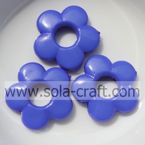 Perle de fleur en plastique de 20MM avec trou de 1.5MM pour la décoration de cheveux avec différentes couleurs
