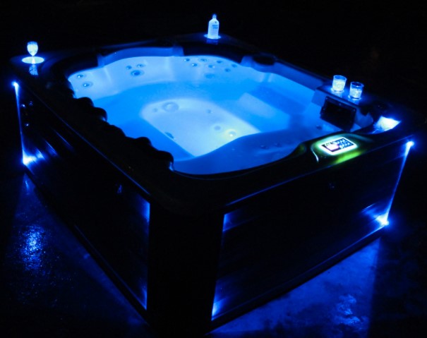 Freestanding LED portable outdoor spa2