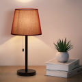 Lampes de nuit vintage avec ombre rouge bordeaux