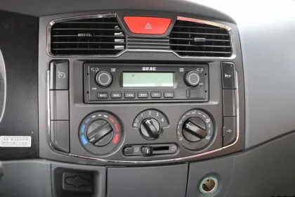 Dongfeng light cargo truck with GCC certificate