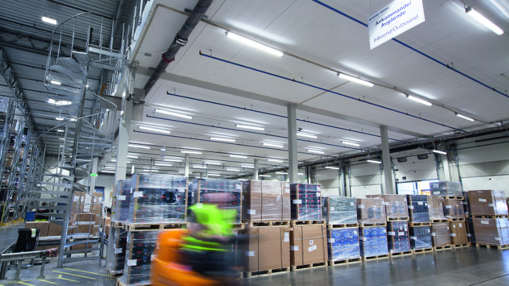 Philips_Lighitng_Case study_Prologis_installation_pacific led_72-x405