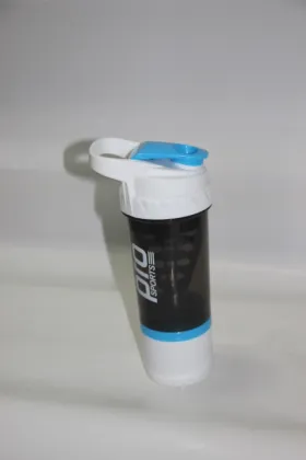 Plastic shake the cup