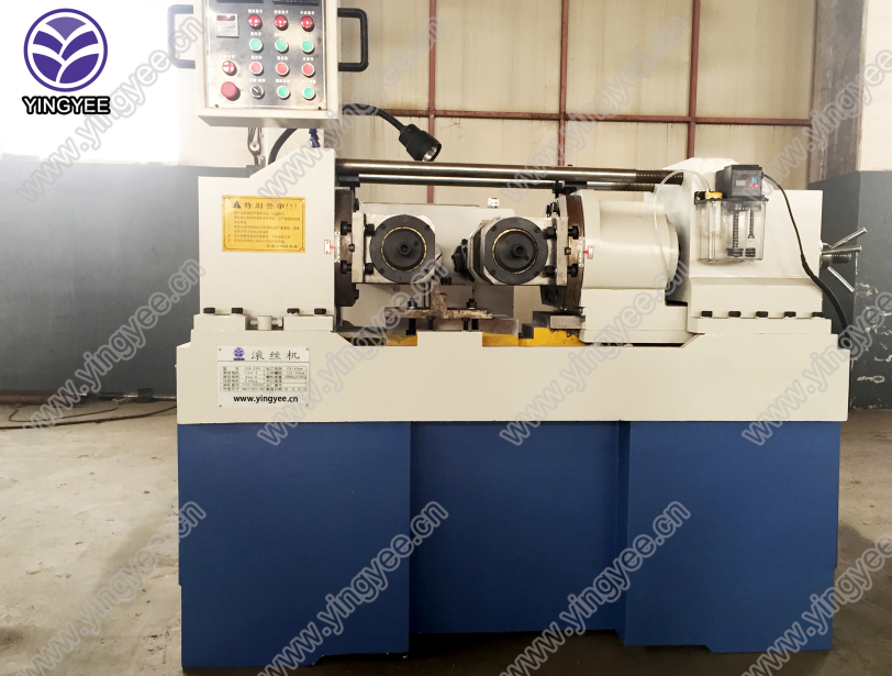 Hydraulic thread rolling machine for stud bolts