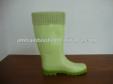 Ladies rubber rain boots