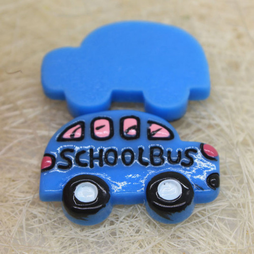 30*22MM résine mignon mini autobus scolaire bleu sans trou porte-clés charme