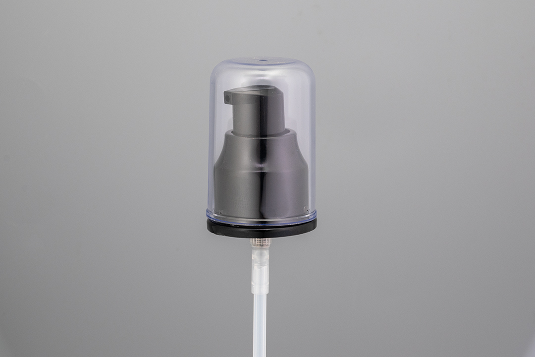 24/410 Glossy Black Aluminum Treatment Pump with Cap