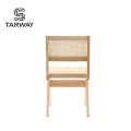 Diseñadores al por mayor muebles elegantes asiento de ratán trasero marco de madera sin brazo comedor bambú silla de ratán mimbre