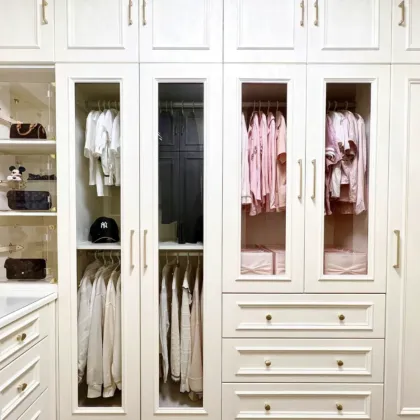 Customizable Wooden Walk-In Closet with Glass Door for Bedroom and Master Wardrobe