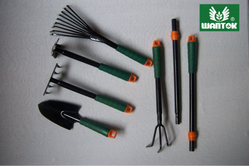 carton steel and plastic garden tool set