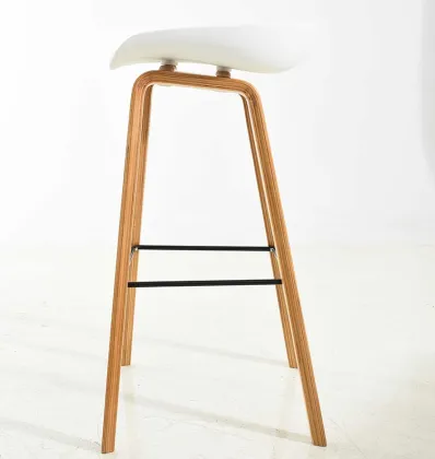 Modern design PP seat bar chair wooden leg