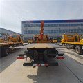 Dongfeng Dorica Flat Bed Tow Truck with Crane