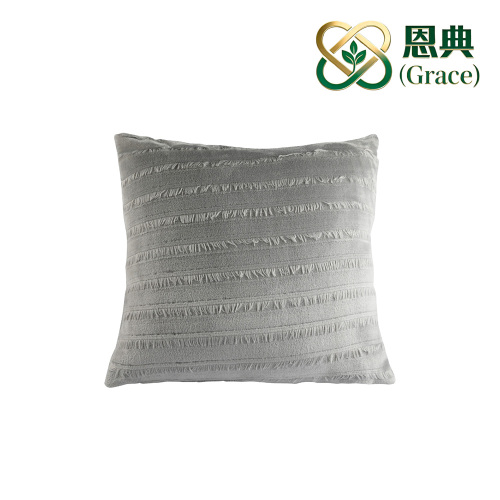 Capa de almofada de flanela jacquard listrada cinza com franjas