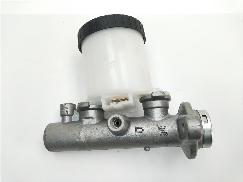 Brake master cylinder for NISSAN PICK UP(D21 86-98