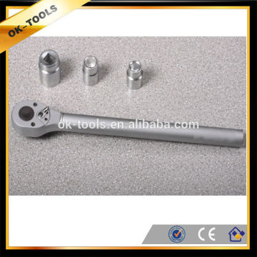 LTT2434 ratchet handle, 24T, curved handle with pear-type handle, 40cr+crmo material, PP+TRP handle, good quality ratchet handle