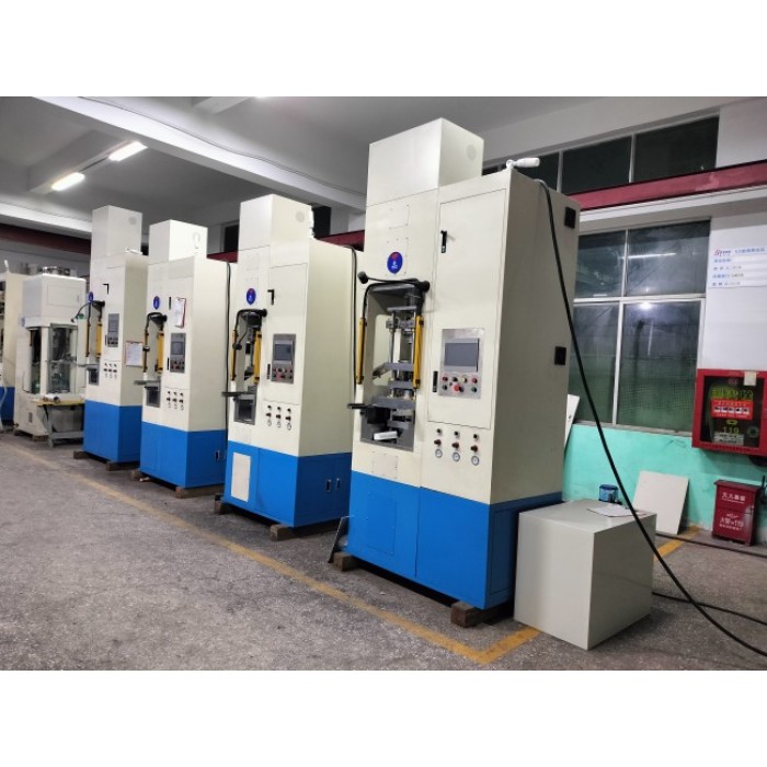 ציוד יעיל ליצירת אבקה המופעלת באמצעות סרוו