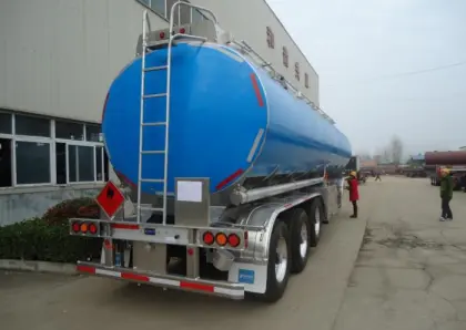 3 axle Saudi-Aramco fuel tanker semi-trailer