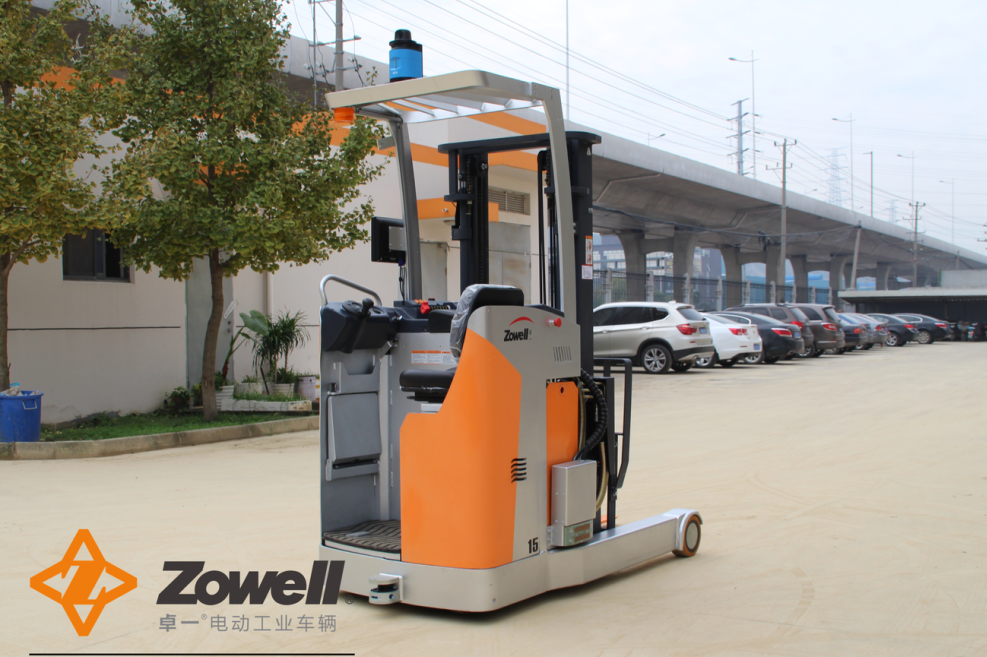 Electric reach truck mini version 1500kg