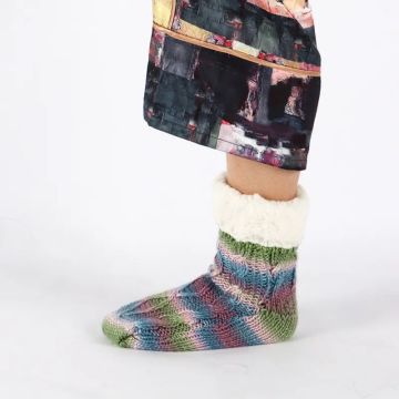 Weihnachtsknit -Strick -Slipper -Socken mit Griffen